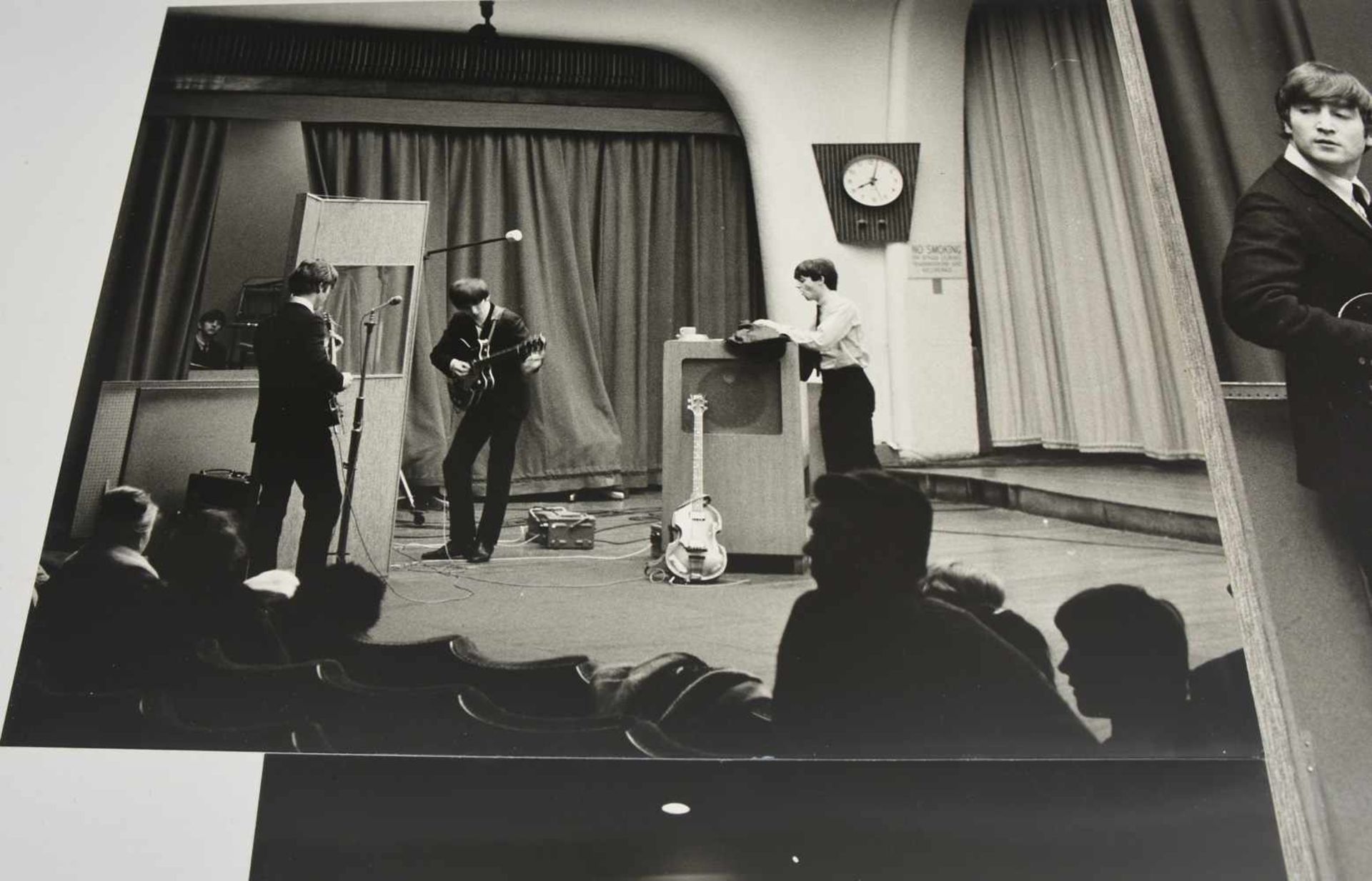 THE BEATLES- PHOTOGRAPHS 1: "Recording in Paris", großformatige S/W Fotos auf Fotopapier, Paris - Bild 5 aus 6