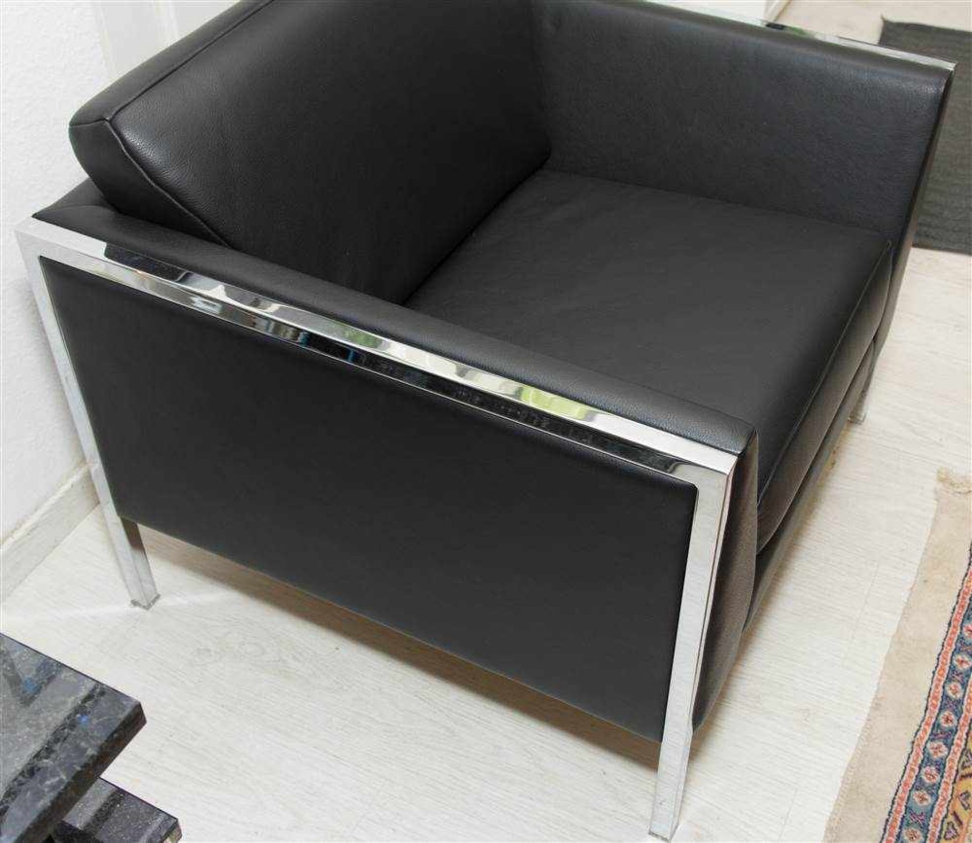DE SEDE. Sessel, schwarzes Leder und Chrom, 21. Jahrhundert Sessel der Firma "de Sede of - Bild 4 aus 7