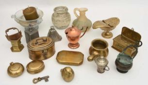 KONVOLUT KLEINTEILE, Metall/Messing/Glas, 19. und 20. Jahrhundert Verschiedene kleine Dosen und