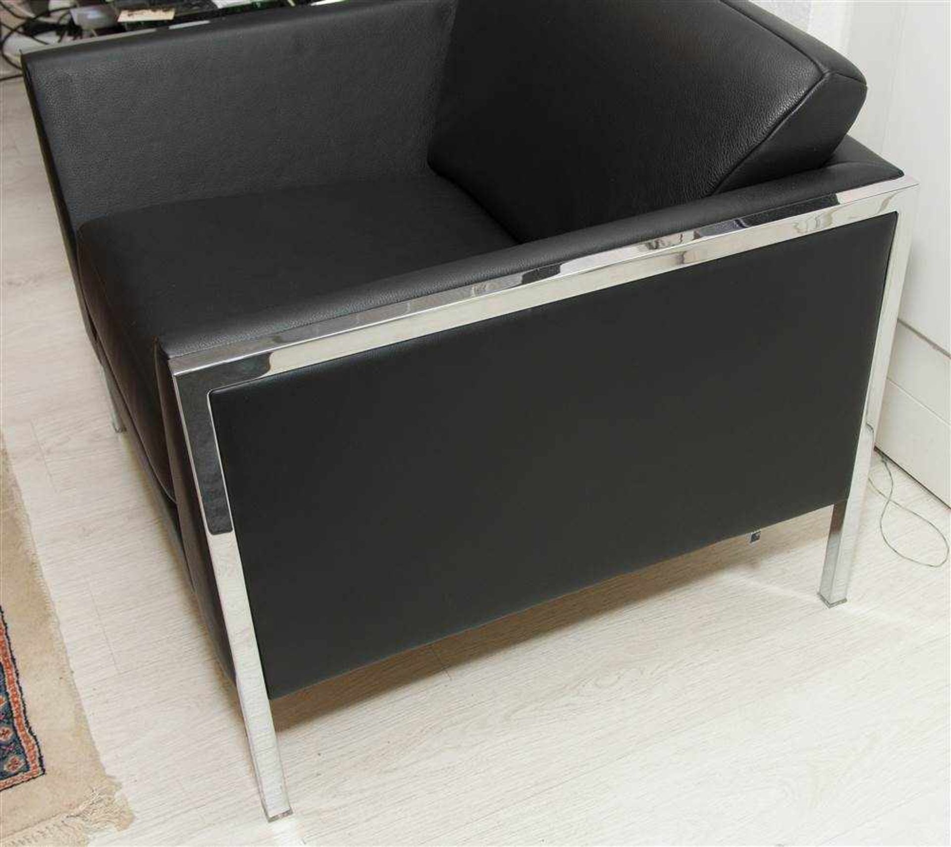 DE SEDE. Sessel, schwarzes Leder und Chrom, 21. Jahrhundert Sessel der Firma "de Sede of - Bild 5 aus 7