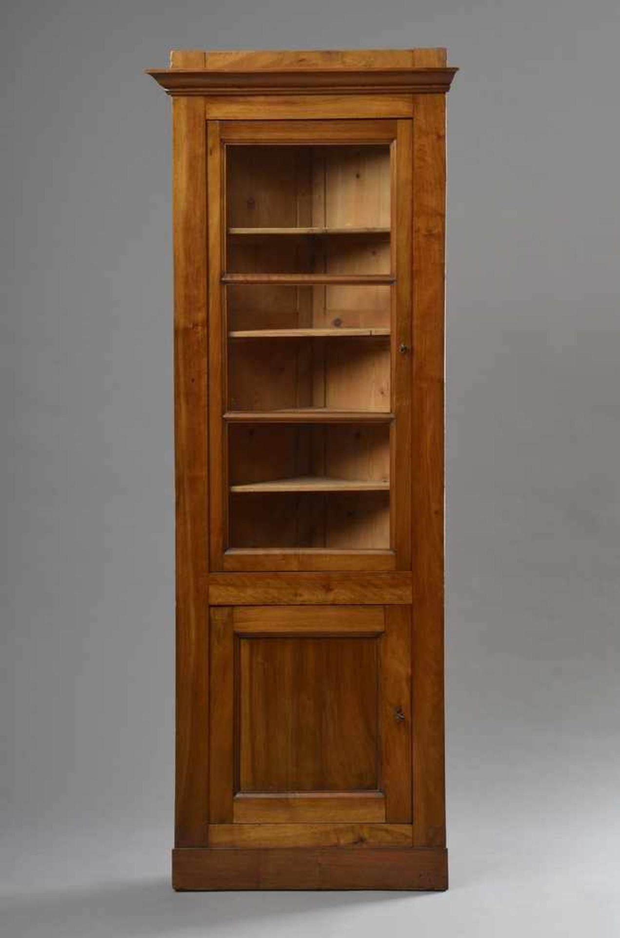 Klassischer Kirschholz Eckschrank mit Vitrinenaufsatz, um 1820, 194x62x41cm