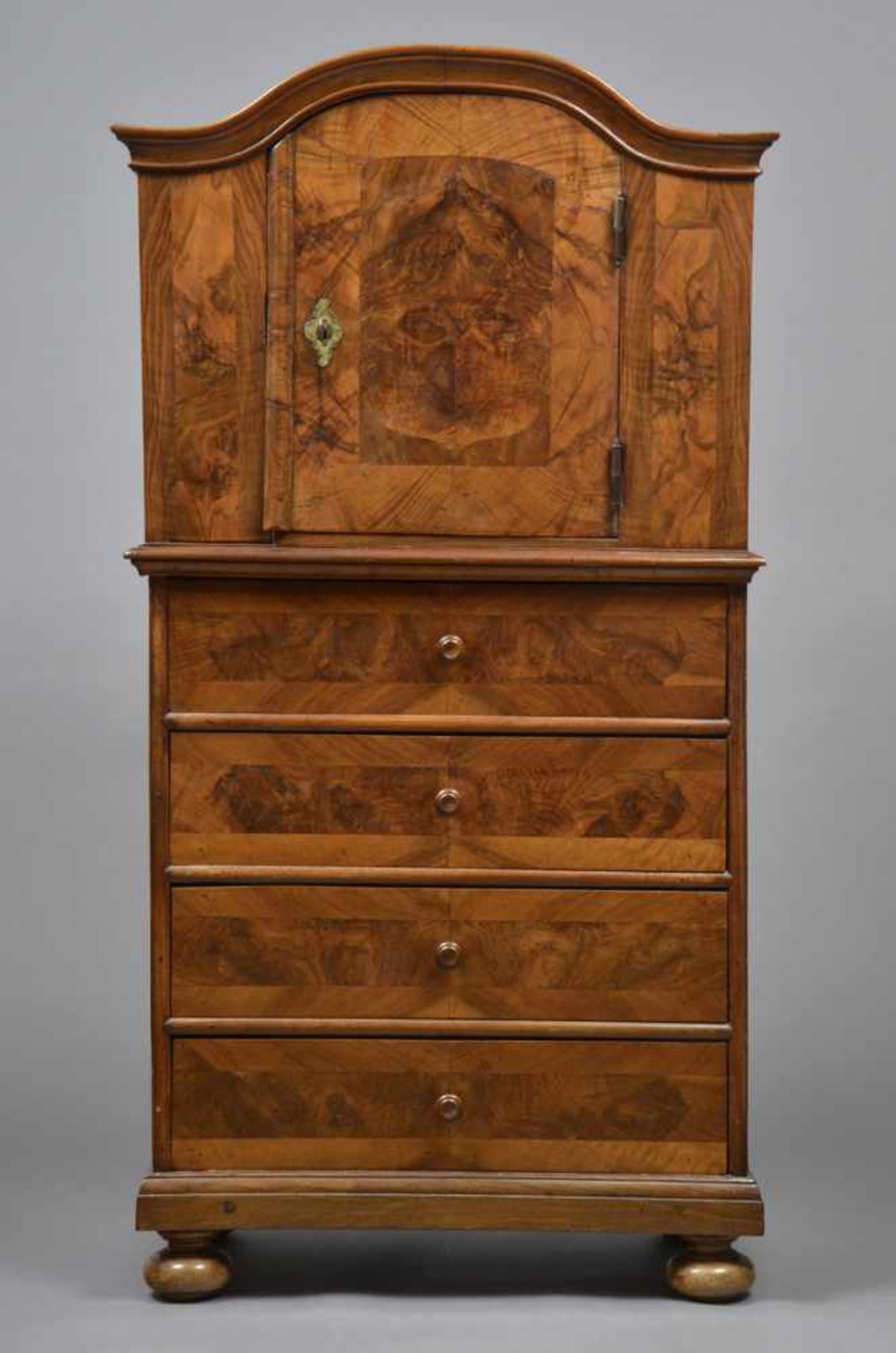 Barocker Kabinettschrank mit 1türigem Aufsatz auf Kommodenteil, Schweiz 18.Jh., 164x86x47,5cm - Bild 2 aus 2