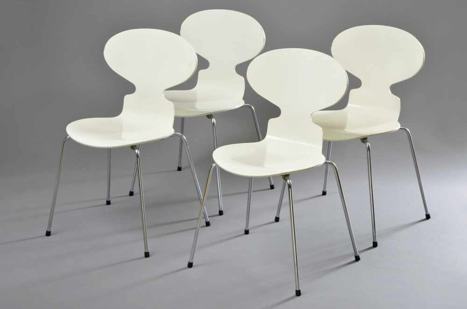 4 Stühle "Ameise", 4beinig, Entw.: Arne Jacobsen für Fritz Hansen, weiß/Chrom, H. 79/44cm