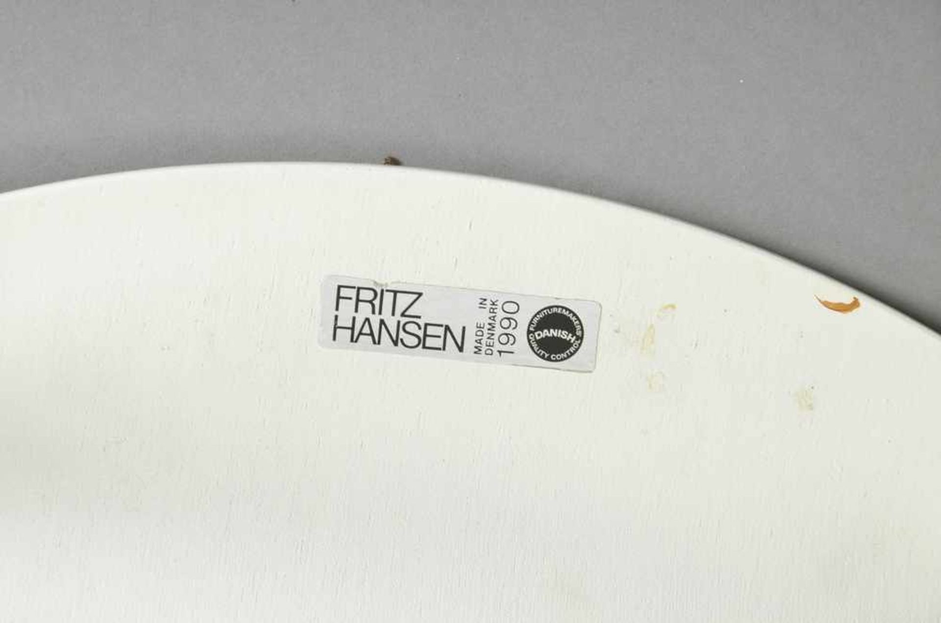 4 Stühle "Ameise", 4beinig, Entw.: Arne Jacobsen für Fritz Hansen, weiß/Chrom, H. 79/44cm - Bild 2 aus 3