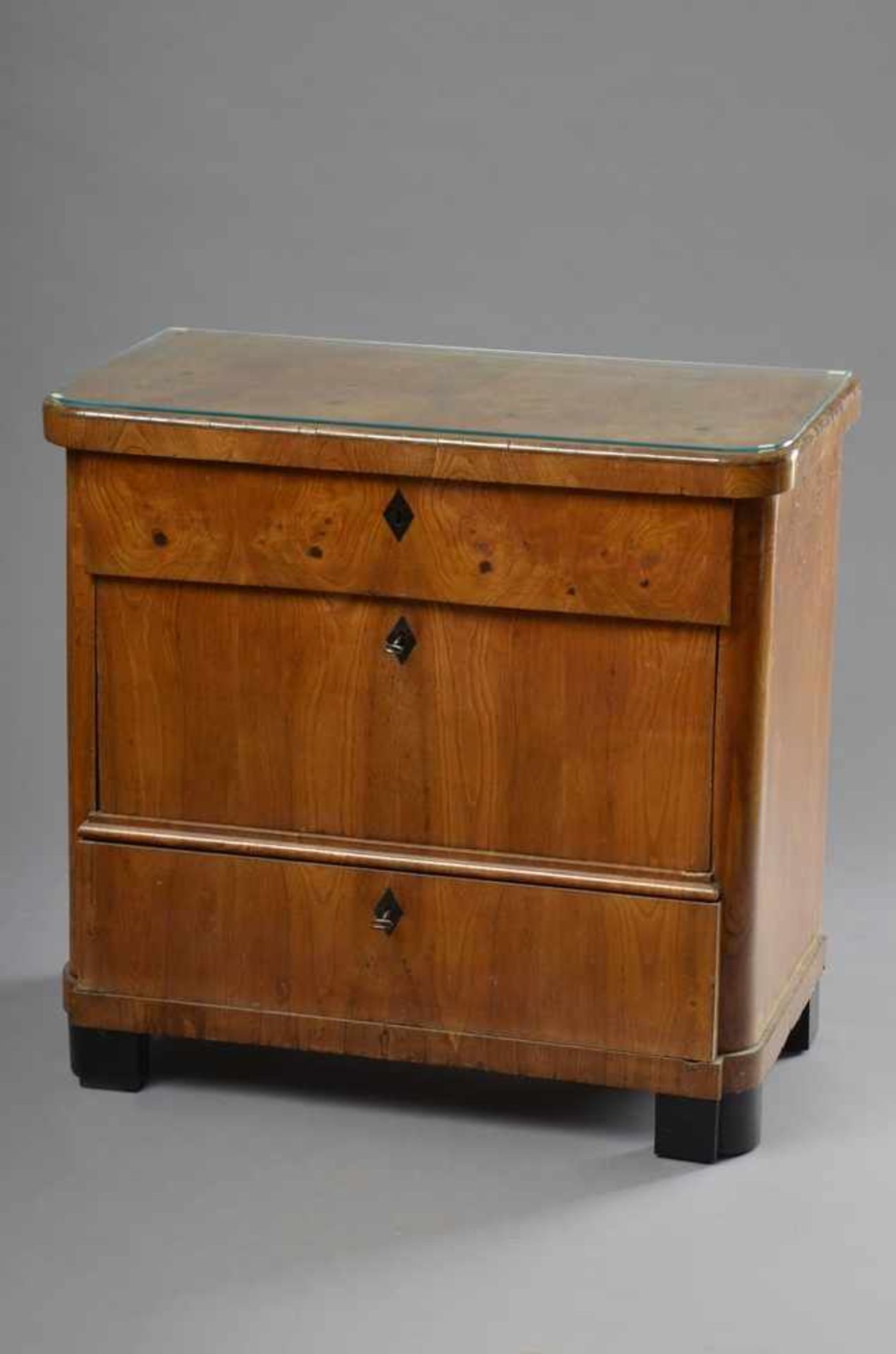 Biedermeier Kommode in klasssischer Façon, Esche furniert, 81x87x46cm, etwas defekt