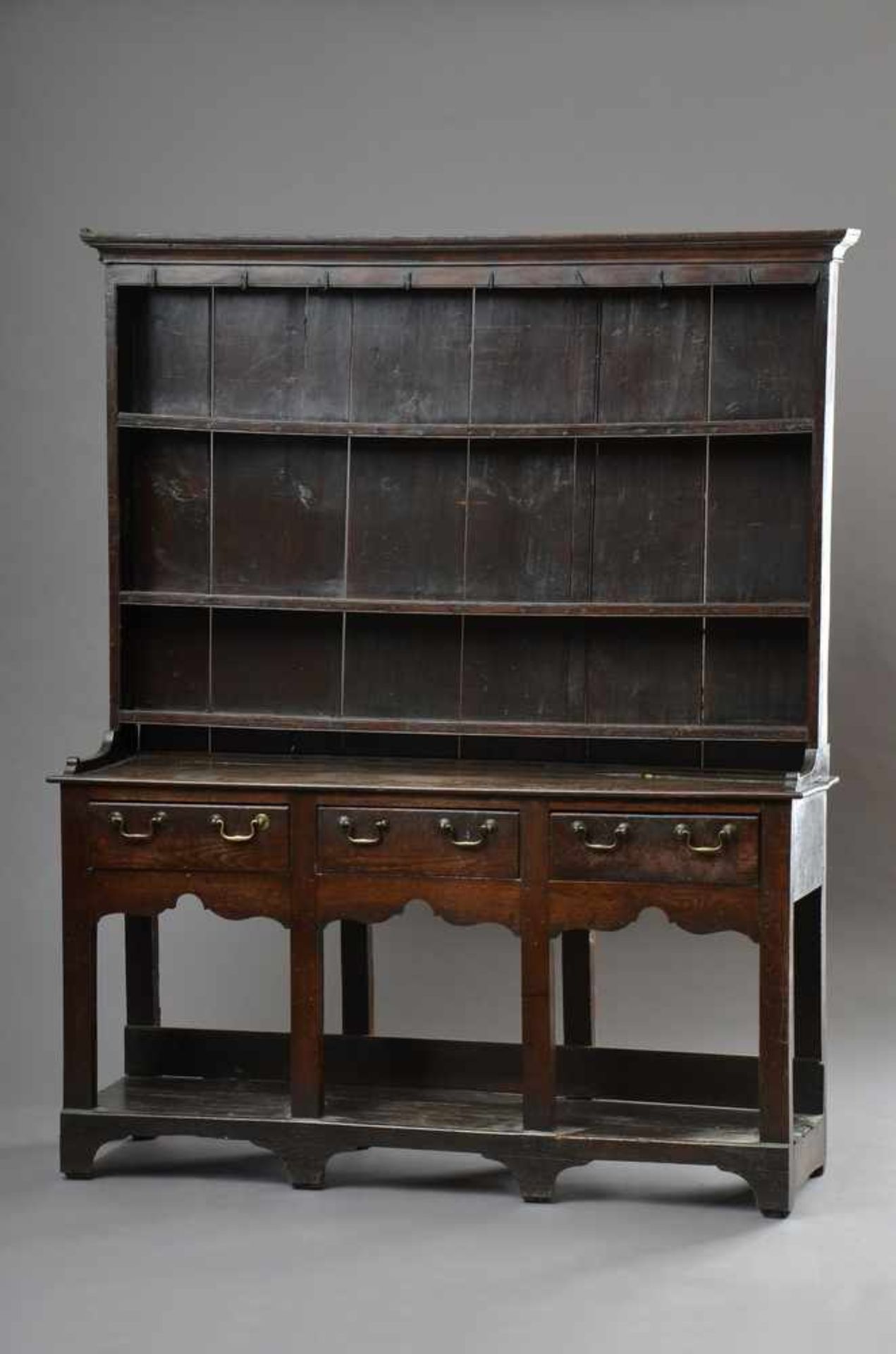 Englische Aufsatz Anrichte "Dresser" aus dunkel gebeiztem Weichholz, um 1800, 180x148x42cm,