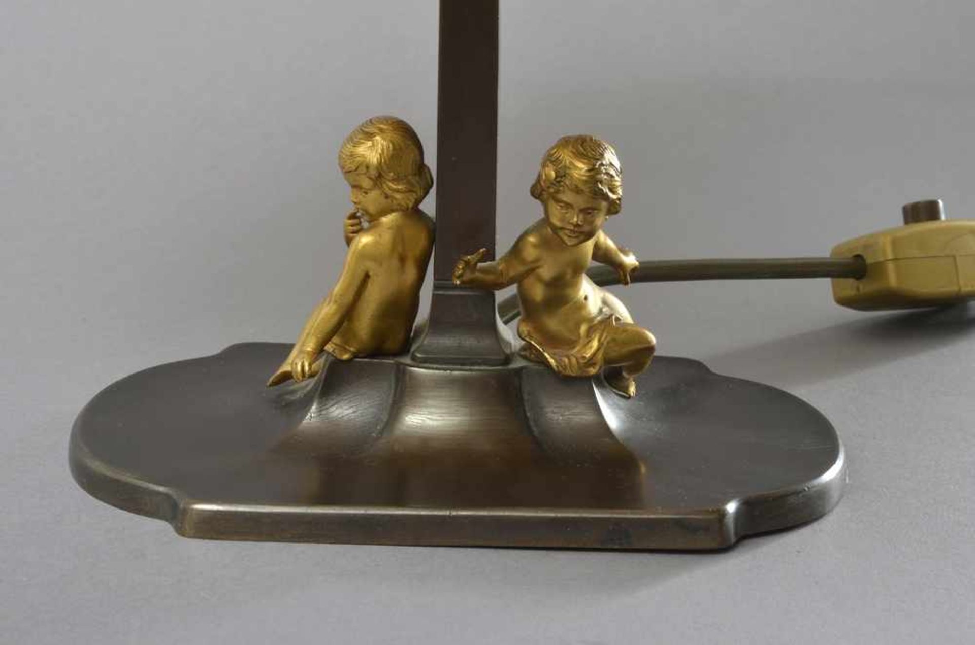 Bronze Lampenfuß mit vergoldeter plastischer Dekoration "Junge und Mädchen", um 1910/15, H. 47cm - Bild 2 aus 2