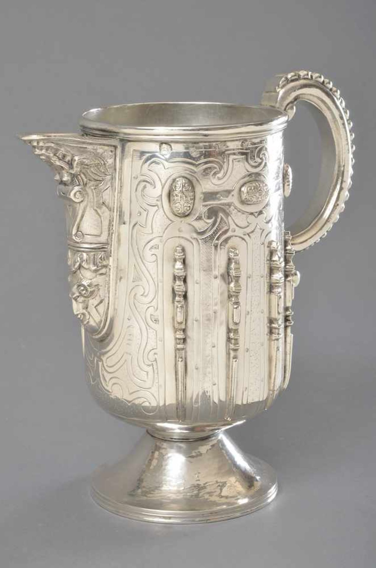 Südamerikanische Schankkanne mit reichem Relief Dekor, 19.Jh., Silber, 954g, H. 22cm, Ø 11cm