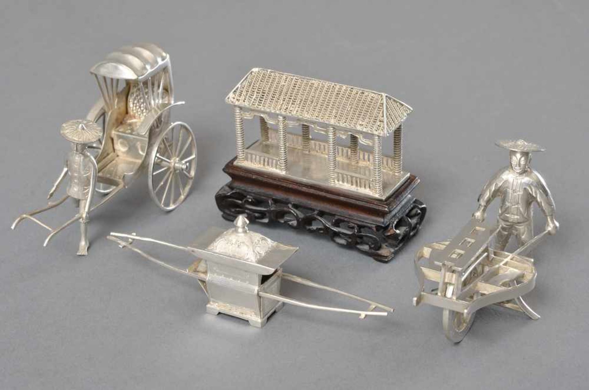 4 Diverse Chinesische Miniaturen: "Rikscha", "Scherenschleifer", "Sänfte" und "Pavillon", Silber