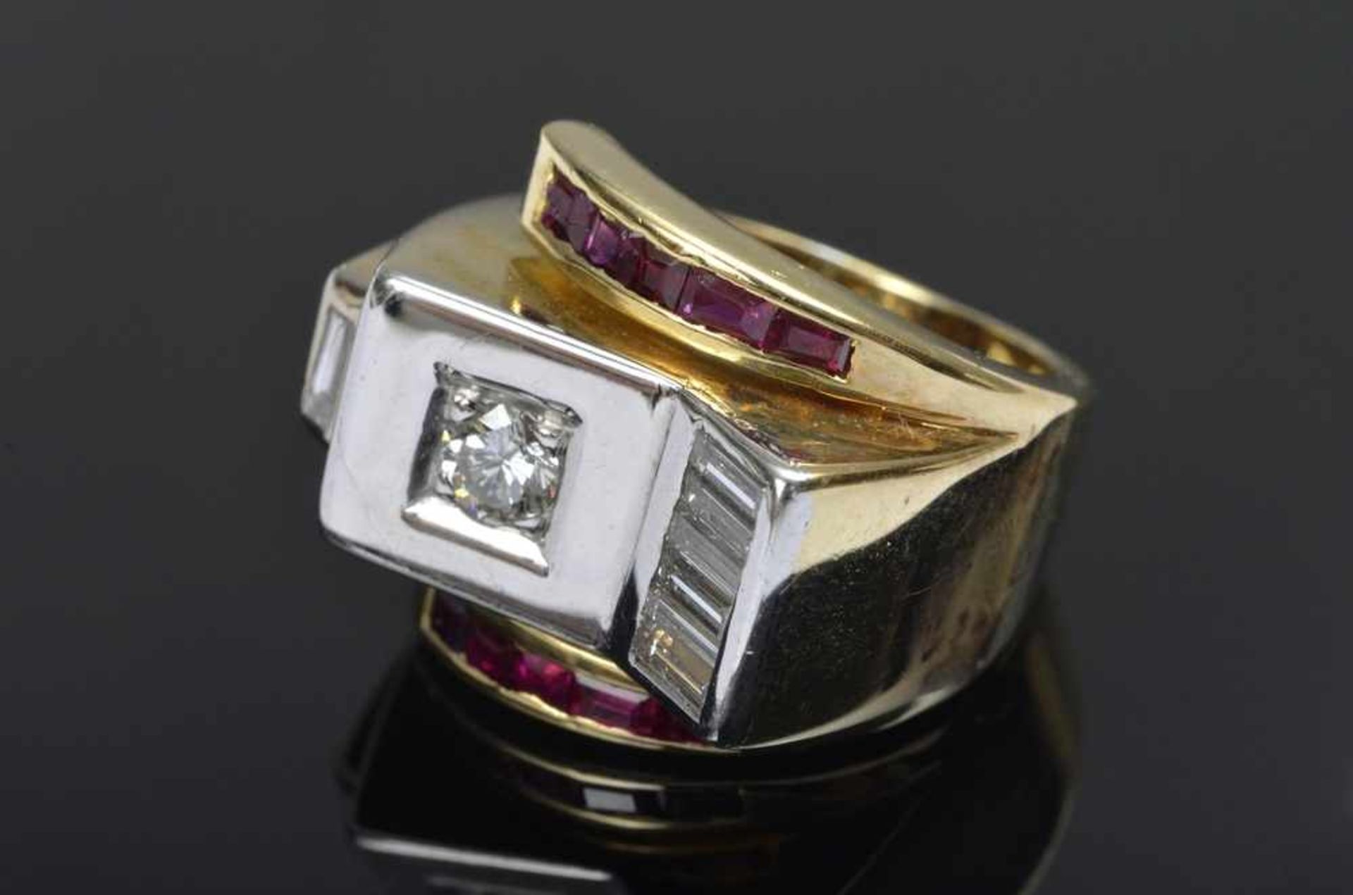 Ring in Art Deco Façon mit Diamanten (ca. 0,20ct) und Rubinen, Gr. 47, GG, 12,g - Bild 2 aus 2