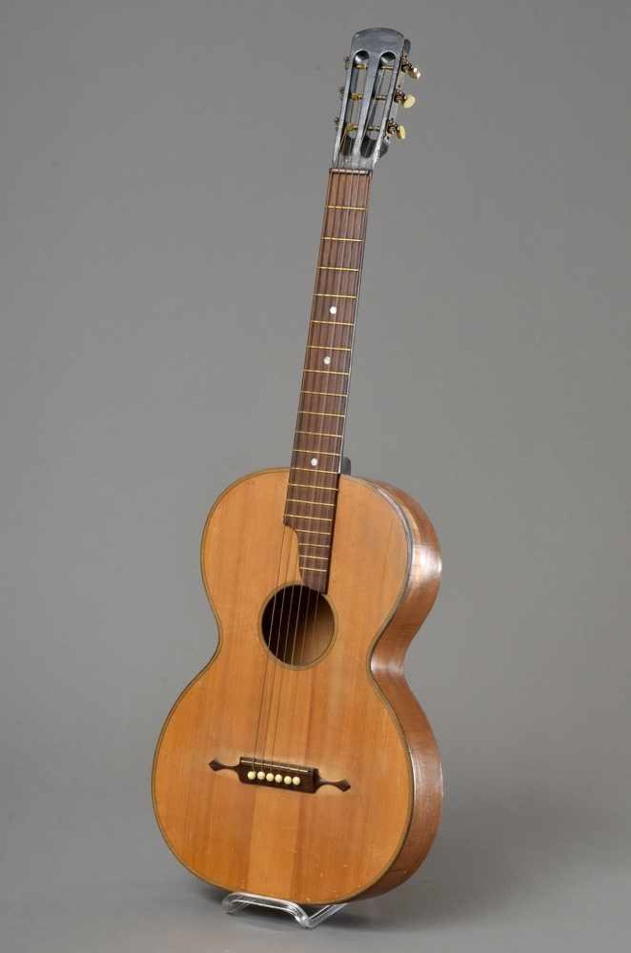 Historische Gitarre, Mensur 62cm, Gesamtlänge 93cm, Saitenhöhe 4-5mm, ca. 100 Jahre, spielbar