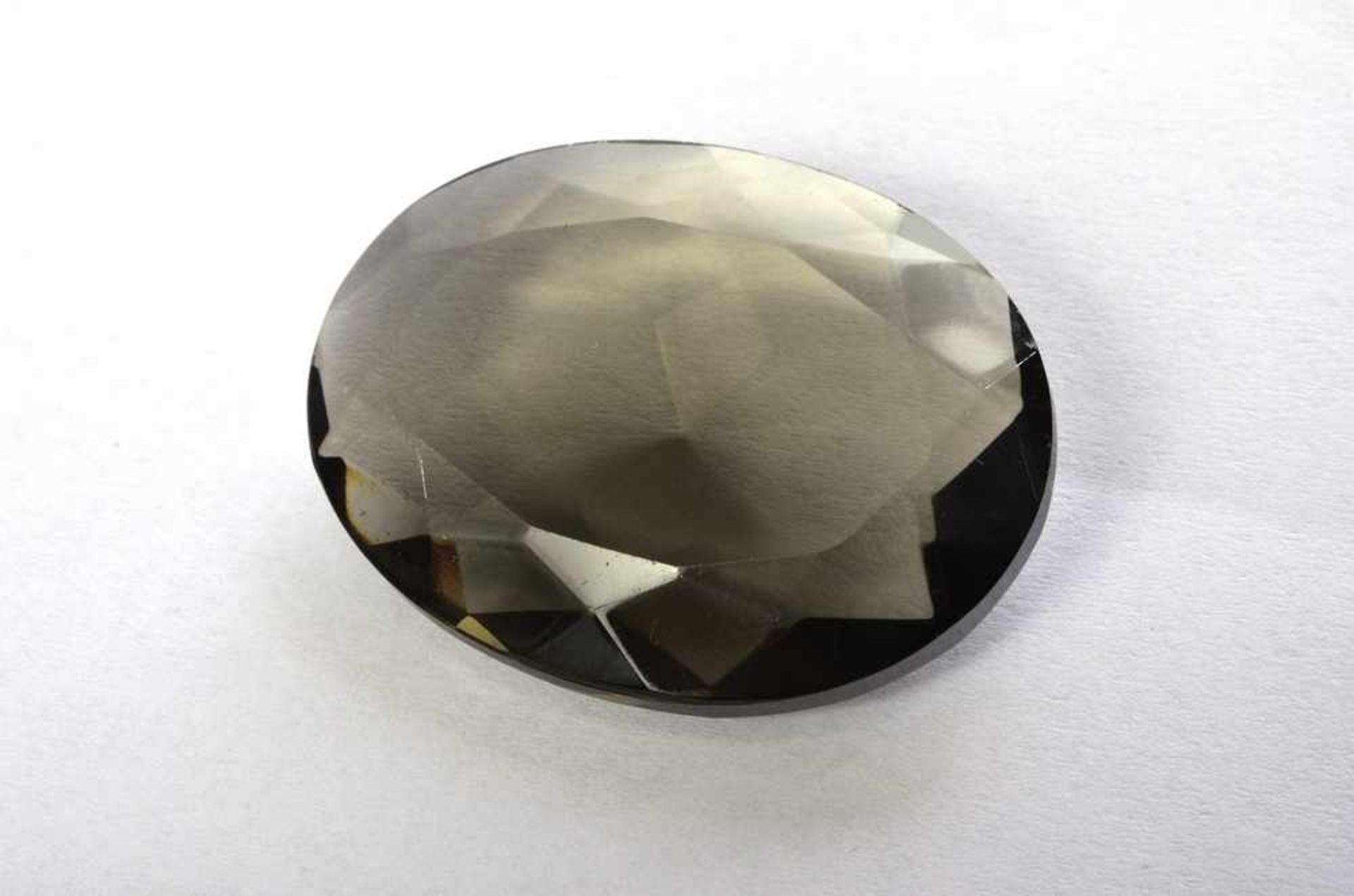 Großer ovaler Rauchquarz (ca.81,3ct)