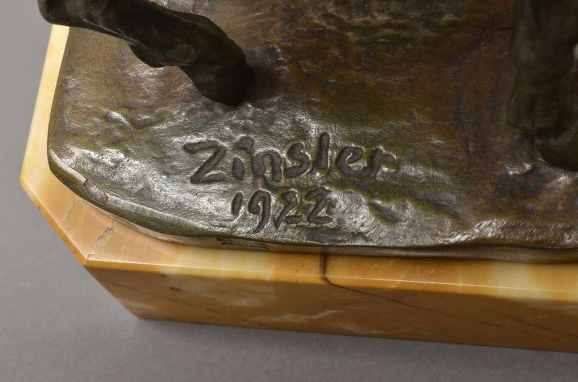 Zinsler, Carl Anselm (1867-1940) "Esel mit Bremse an der Nase" 1922, galvanisierter Zinkguss, - Bild 3 aus 3