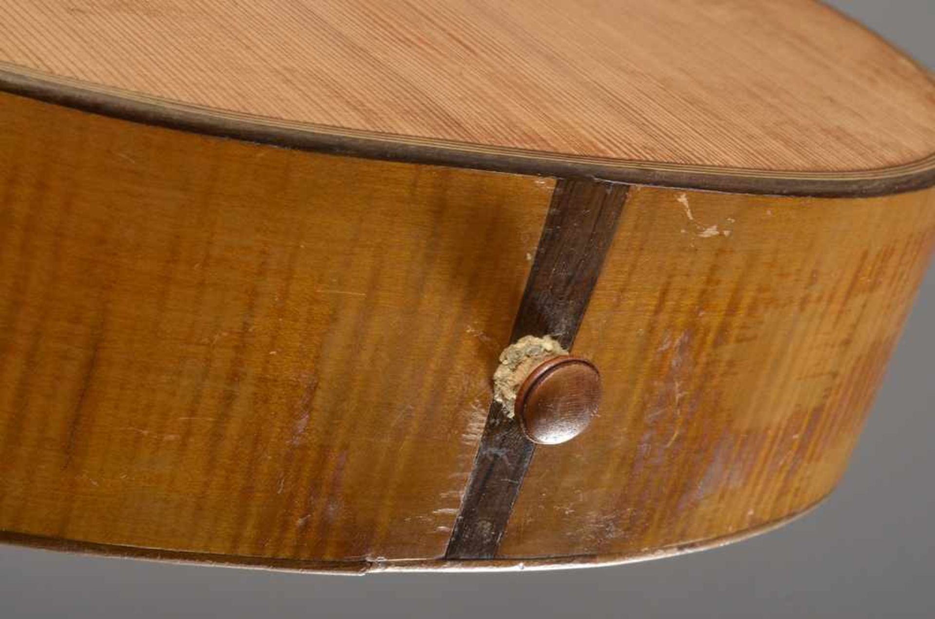 Historische Gitarre, Mensur 61,3cm, Gesamtlänge 93cm, Saitenhöhe 5mm, ca. 100 Jahre alt, spielbar - Bild 3 aus 7