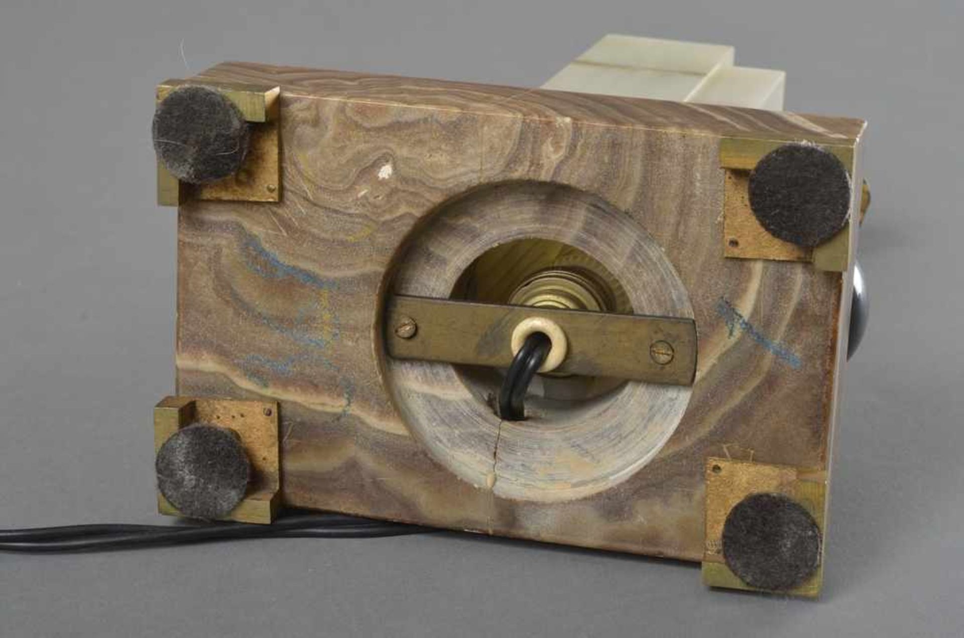 3 Teile Art Deco Uhren Ensemble: Kaminuhr und 2 elektrifizierte Beisteller, dreifarbiges Onyx mit - Image 6 of 8