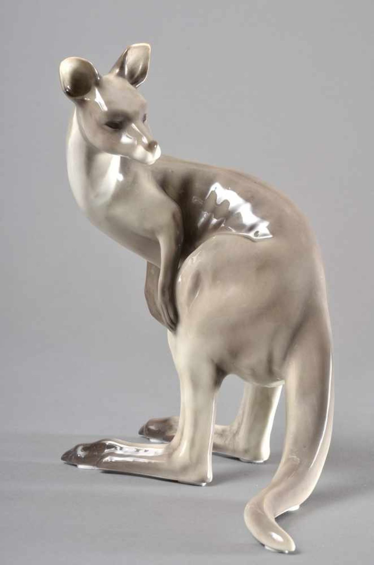 Rörstrand Figur "Känguru", Schweden um 1900/1920, H. 22cm, minimal best.