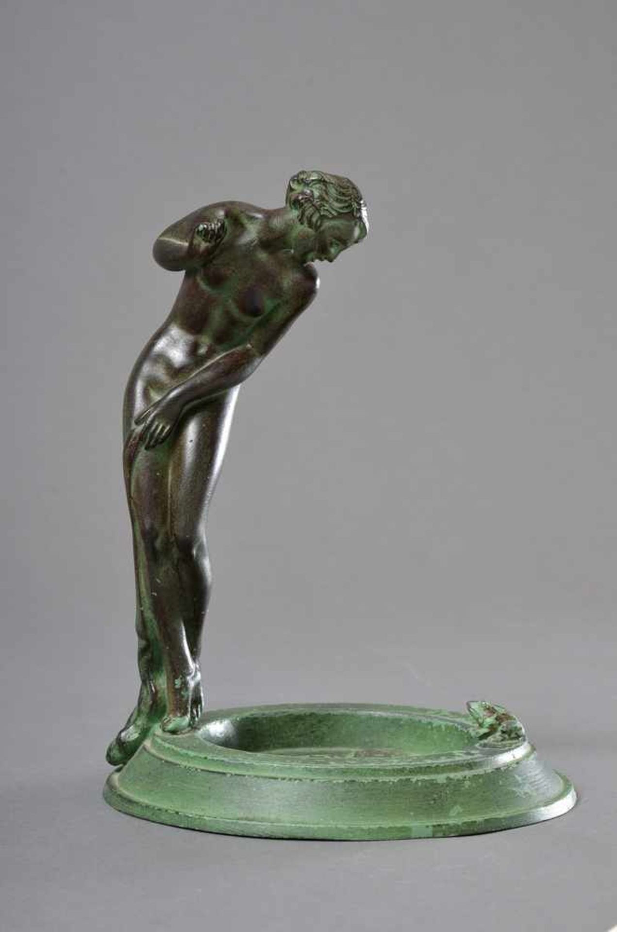 "Jugendstil Nymphe mit Frosch", Zinn patiniert, H. 16cm, berieben