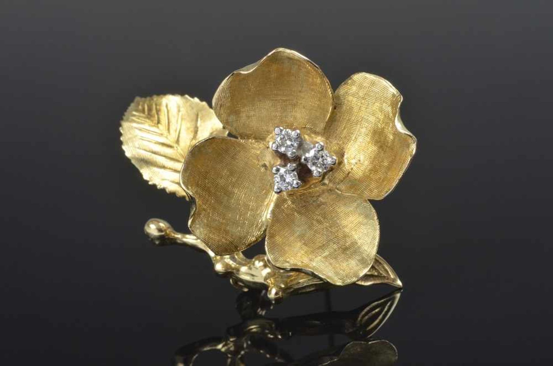 "Blüten" Nadel mit 3 Brillanten (zus.ca.0,20ct), GG 585, 9,1g