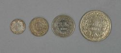 MÜNZEN SCHWEIZ Konvolut von 5 Münzen des 19. Jahrhunderts: 5 Fr. 1851 (in Fassung), 5 Fr. 1874, 2