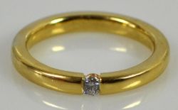 SPANNRING mit Brillant, w, in der Mitte, polierte Oberfläche, Gelbgold 18ct, 5,9g, Gr. 55 23.00 %