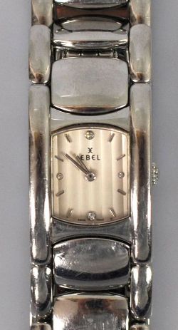 DAMENARMBANDUHR Ebel Beluga, rechteckiges, poliertes Stahl-Gehäuse in passendes Armband