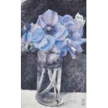 JANSSEN Horst (1929 - 1995 Hamburg) "Blaue Anemonen", in einer Glasvase auf tonig dunklem Fond,