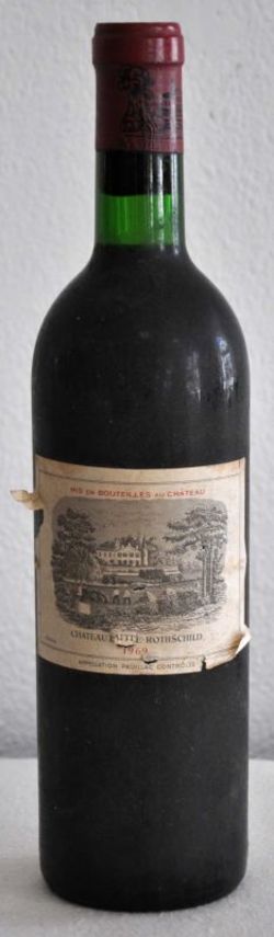 CHATEAU LAFITE-ROTHSCHILD 1969, 0,7 l 23.00 % buyer's premium on the hammer price, VAT included