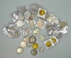 MÜNZEN GANZE WELT Sammlung von ca. 34 Silbermünzen von unterschiedlicher Größe, u.a. aus Frankreich,