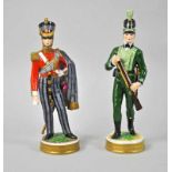 ZWEI PORZELLANFIGUREN "Rifleman 1803" und "Officer 1850", polychrom dekoriert, parziell