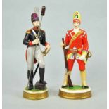 ZWEI PORZELLANFIGUREN "Grenadier 1760" und "Gunner 1804", polychrom dekoriert, parziell