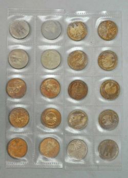 MÜNZEN BRD Sammlung von ca. 60 Stück 5 DM Gedenk-münzen, davon 15 in Silber und 45 in Cu-Ni, sowie 5