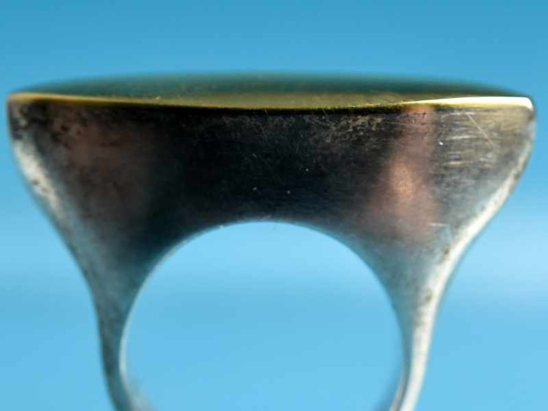 Moderner Ring, Goldschmiedearbeit von Lisi Lopez, Modell Alisé, Paris 20. Jh. 925/- Silber und 750/- - Bild 4 aus 6