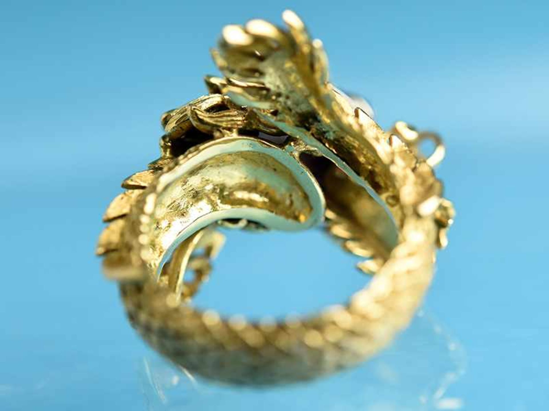 Ring in Form eines Drachens mit Rubinen, 20. Jh. 585/- Gelb- und Weißgold. Gesamtgewicht ca. 14 g. - Bild 4 aus 4