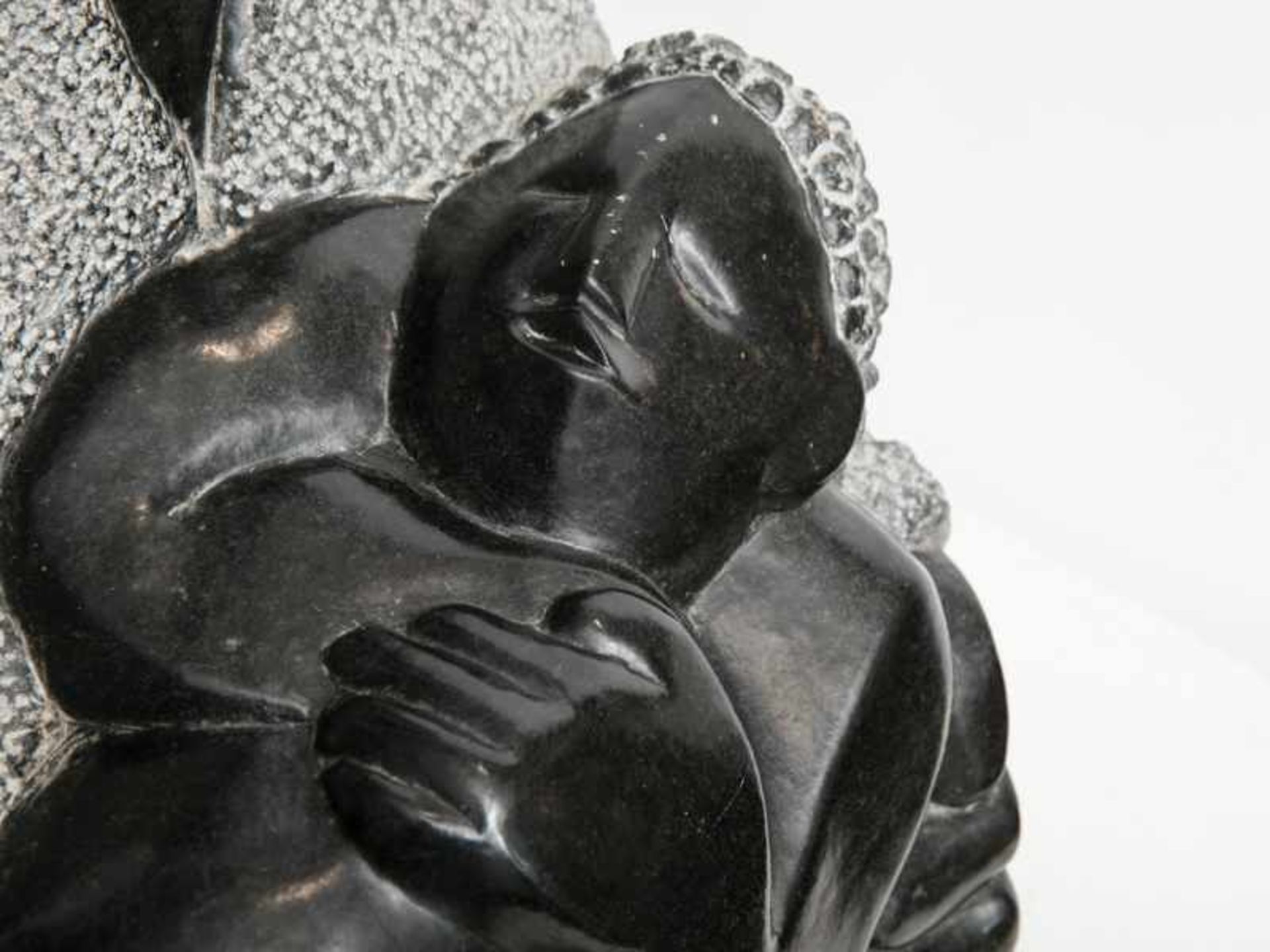 Figurenplastik "Mutter mit Kind", sog. Shona-Skulptur, Simbabwe, Afrika, 2. Hälfte 20. Jh. - Bild 3 aus 7