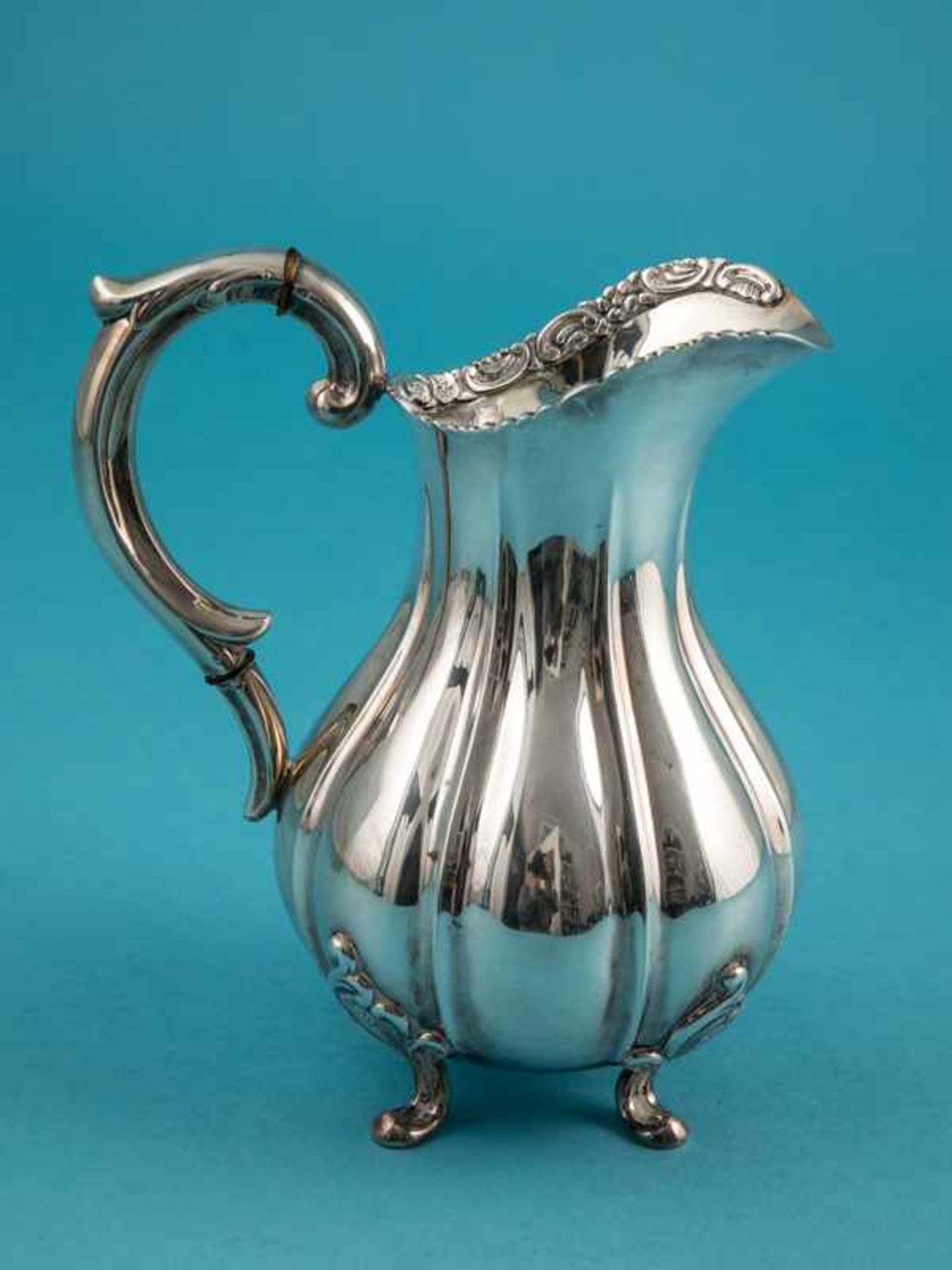 Milch- bzw. Heißwasser-Krug, Hugo Grün, Kopenhagen, Dänemark, 1930er Jahre. Silber, ca. 454 g.