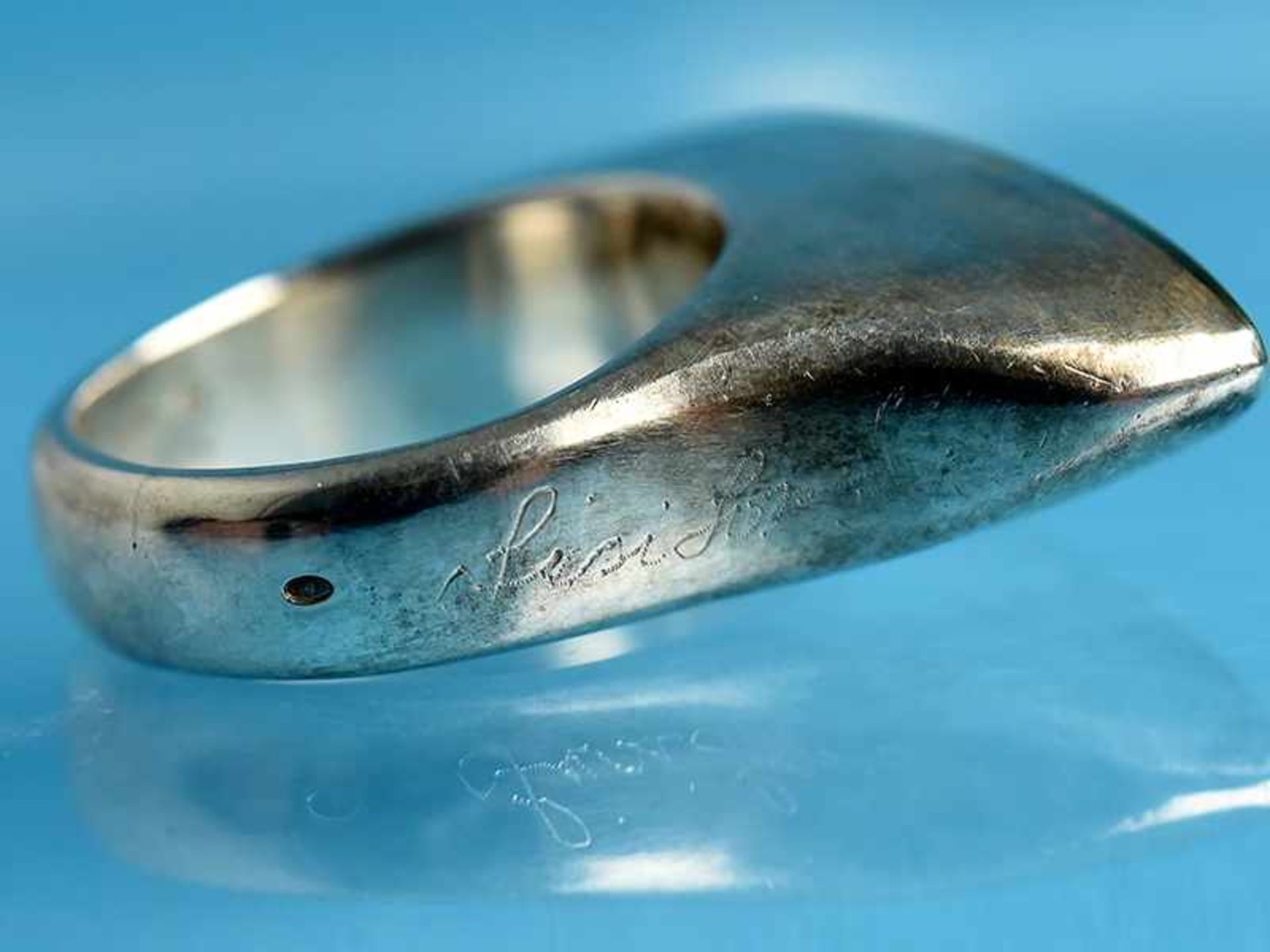 Moderner Ring, Goldschmiedearbeit von Lisi Lopez, Modell Alisé, Paris 20. Jh. 925/- Silber und 750/- - Bild 2 aus 6