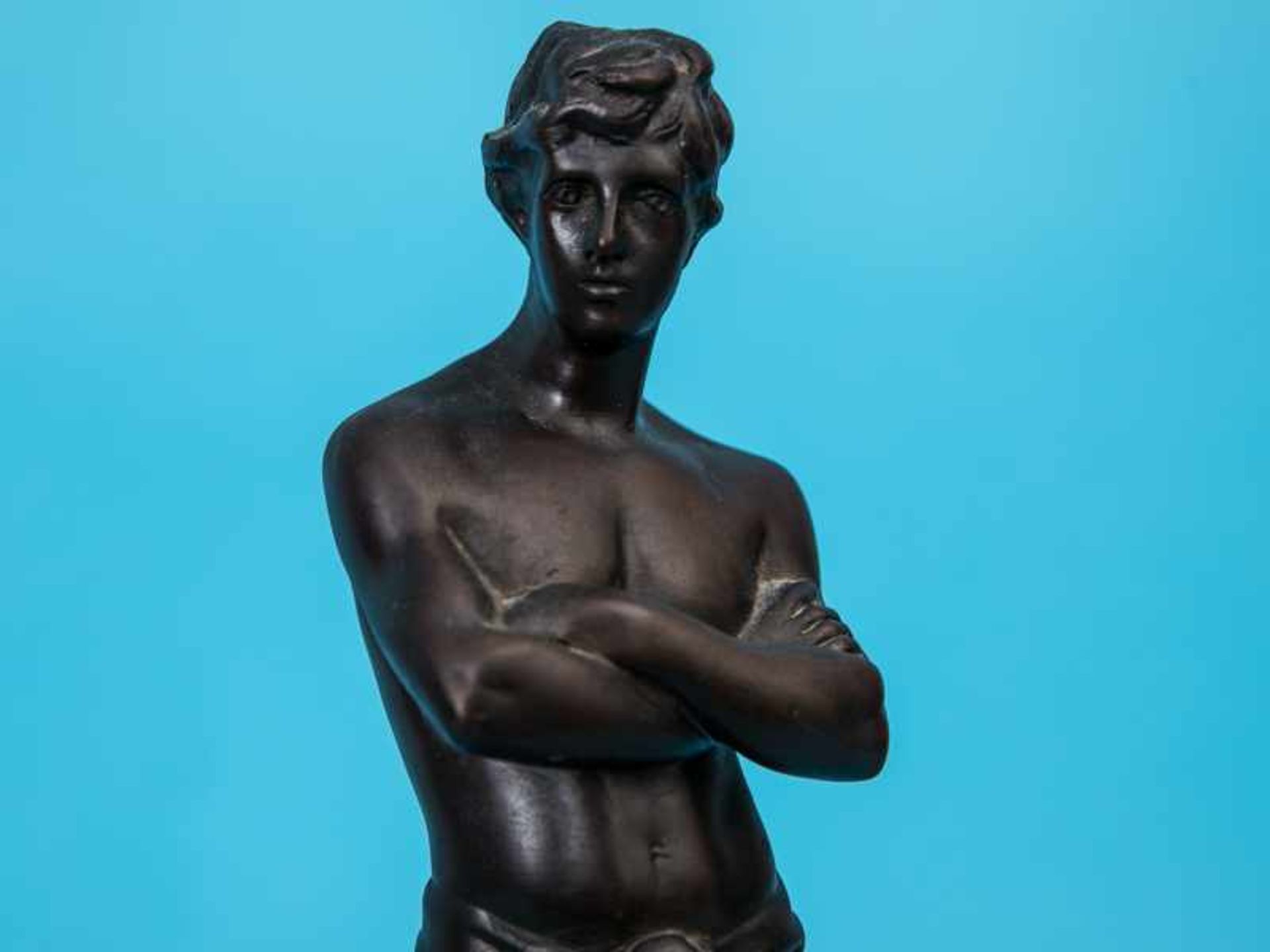Figurenplastik "Junger Athlet mit Lendenschurz", bezeichnet "Cartinet", Frankreich 1. Hälfte 20. Jh. - Bild 6 aus 6