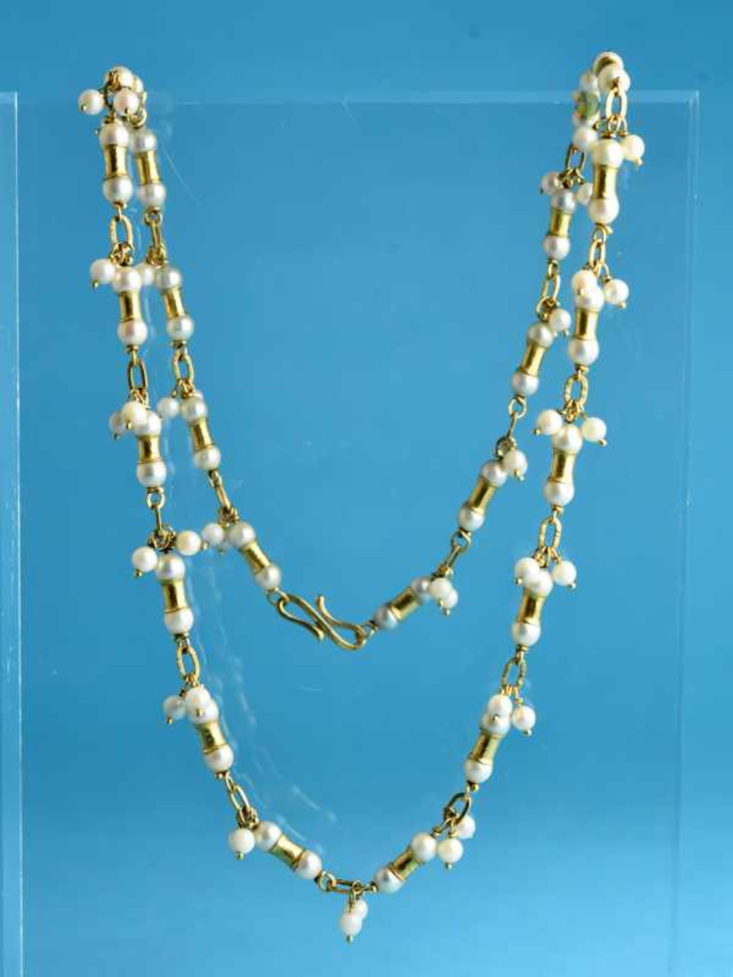 Collier mit Perlen, Goldschmiedearbeit von Wolfgang Skoluda, Hamburg, Juli 1975 Verarbeitet 22 kt