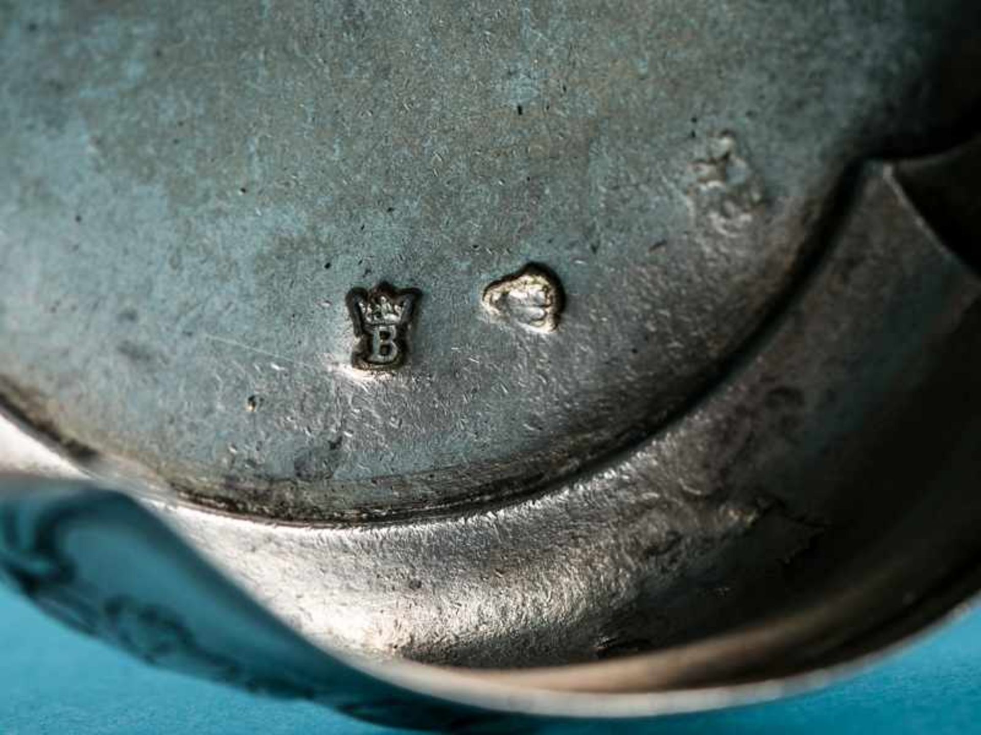 Rokoko-Tabatière, Frankreich, Mitte 18. Jh. Silber, ca. 124 g. Gebauchte, 3-seitig passig - Bild 4 aus 7