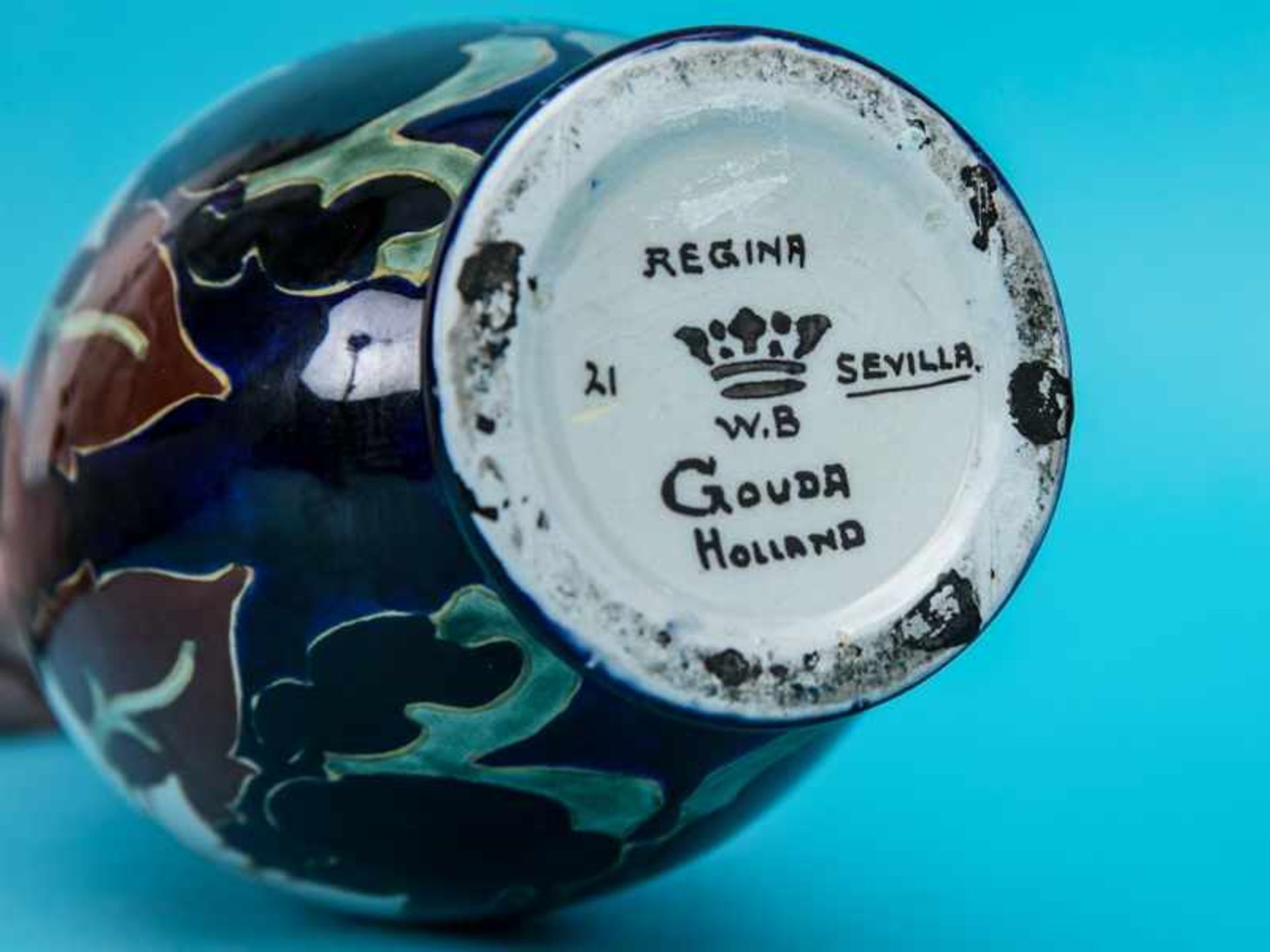 Vase, Dekor "Sevilla", Regina-Manufaktur, Gouda, Holland, 1. Hälfte 20. Jh. Keramik, dunkelgrün- und - Bild 4 aus 4