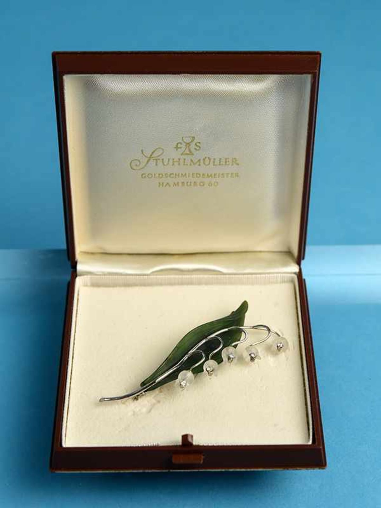 Blütenbrosche "Maiglöckchenzweig" mit Bergkristall, Nephrit und kleinen Diamanten, - Bild 3 aus 7