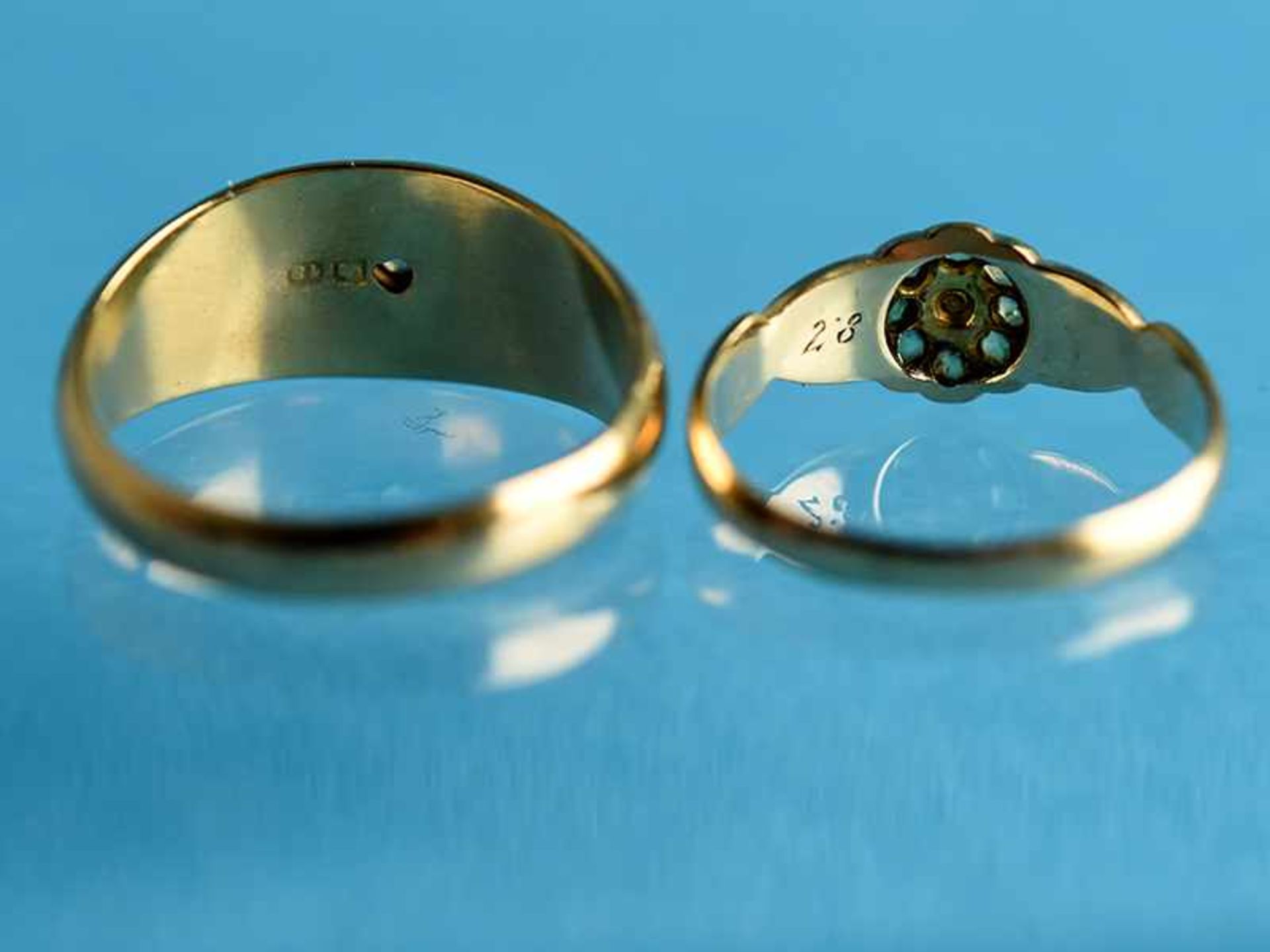 2 verschiedene Ring mit kleinen Diamanten, Keshirhalbperlen und Peridot, Anfang 20. Jh. 1.) - Bild 3 aus 5