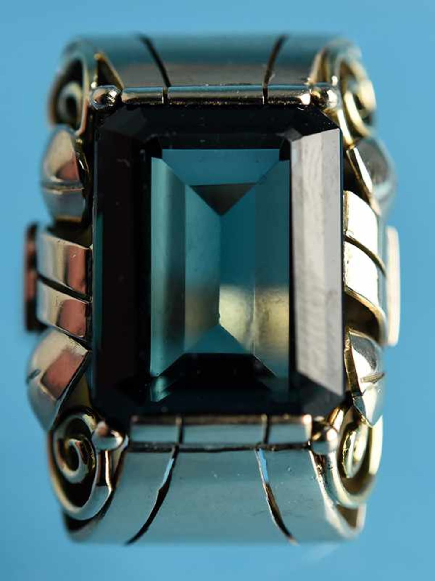 Ring mit synthetischen grünem Turmalin, 20. Jh. 333/- Gelbgold. Gesamtgewicht ca. 15,8 g. Hohe - Bild 2 aus 5