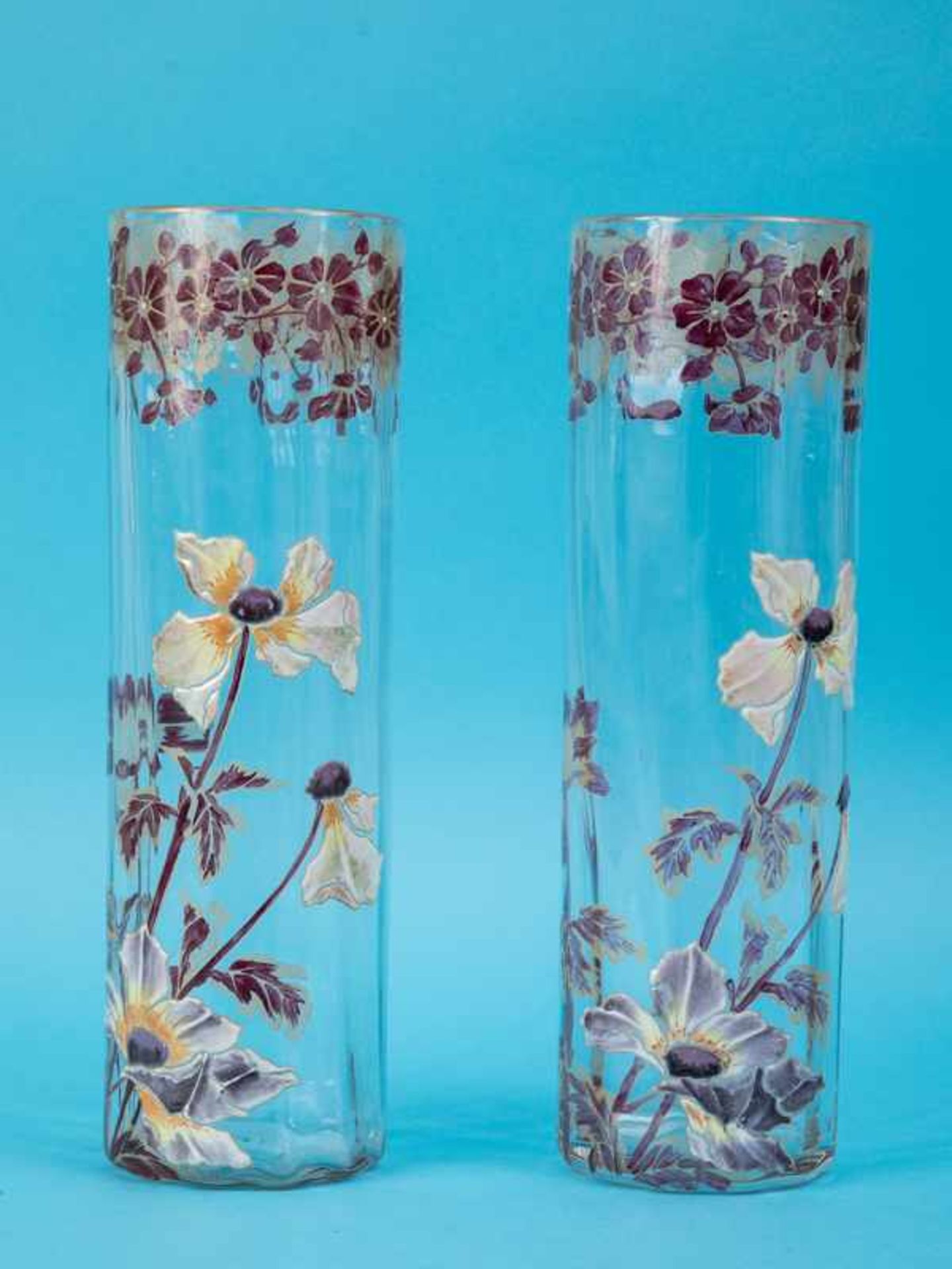 Art-Nouveau-Vasenpaar, wohl Mont Joye Legras & Cie., Frankreich, um 1900. Farbloses Glas mit