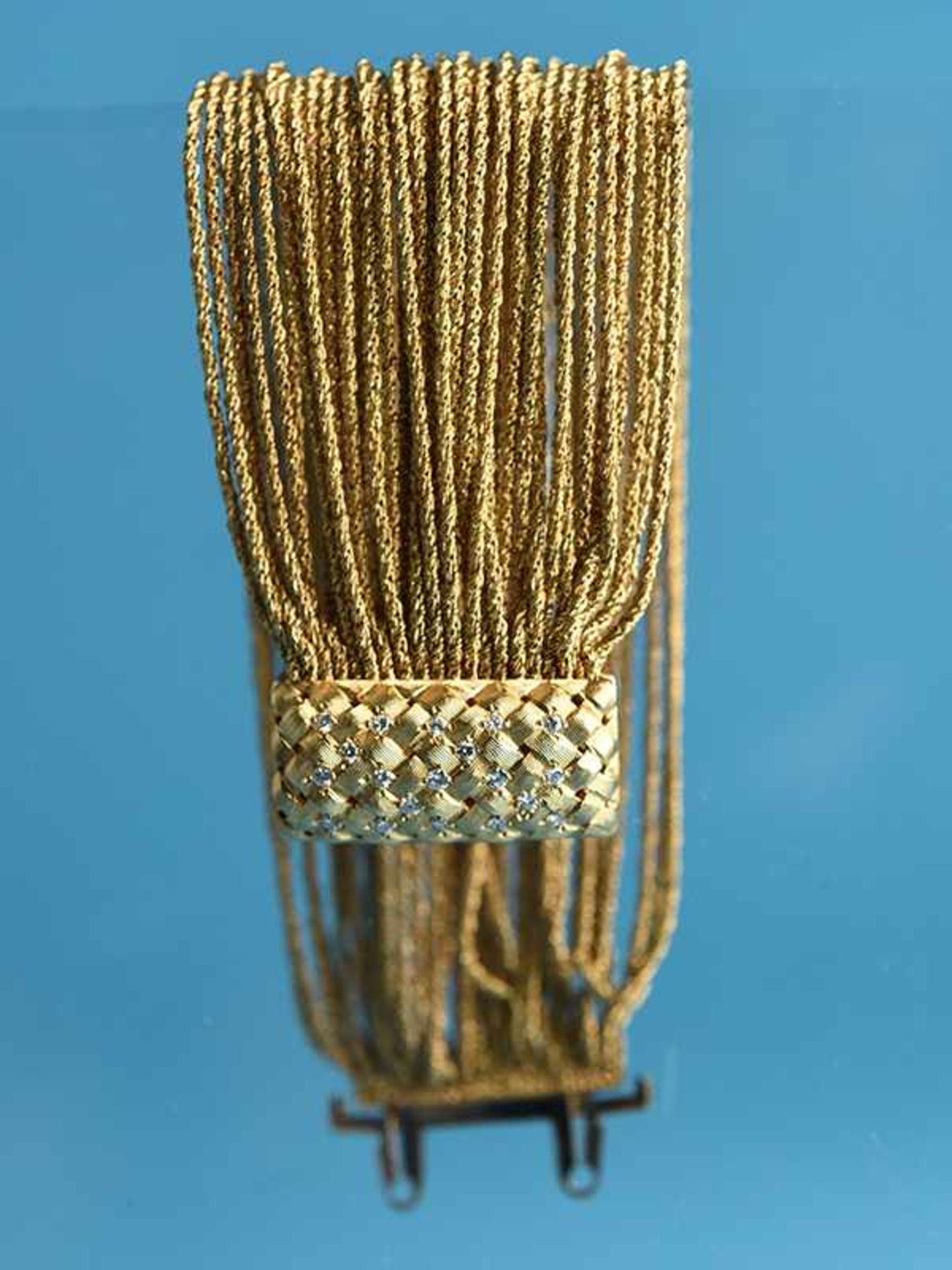 Massives breites Armband mit 19 kleinen Daimanten, 70- er Jahre 750/- Gelbgold. Gesamtgewicht ca. 88 - Bild 3 aus 4