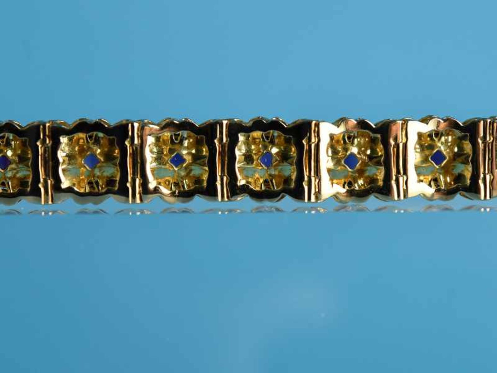 Armband mit 14 Amethyststeinen, 20. Jh. 750/- Gelbgold. Gesamtgewicht ca. 40,1 g. 14 gewölbte - Bild 5 aus 5