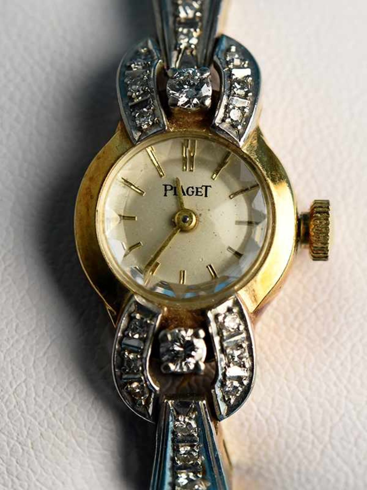 Damenarmbanduhr mit Brillanten, zusammen ca, 0,5 ct, bezeichnet Piaget, 60- er Jahre 585/- Gelb- und - Bild 7 aus 7
