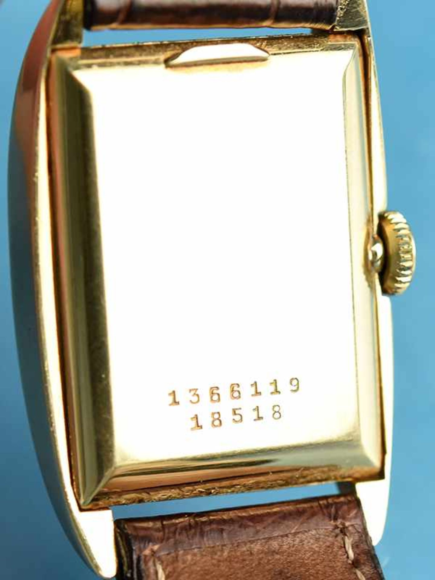 Armbanduhr, bezeichnet Universal, Genève, 20. Jh. 750/- Gelbgold-Gehäuse mit Lederarmband (nicht - Bild 4 aus 4