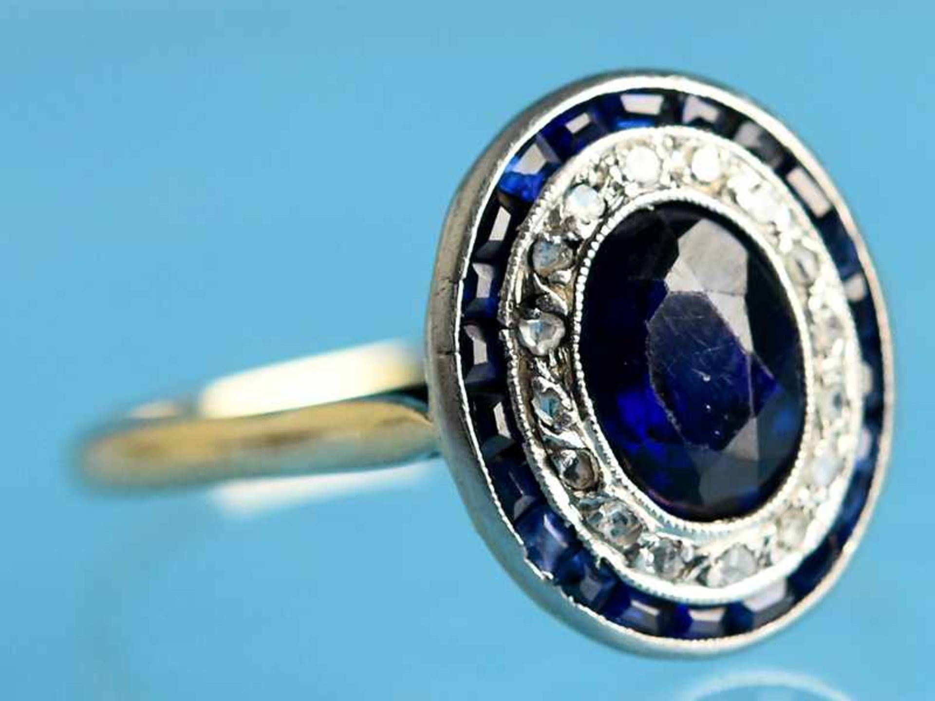 Ring mit Saphiren, blauem Farbstein und Diamantrosen, zusammen ca. 0,1 ct, Frankreich, Art Deco