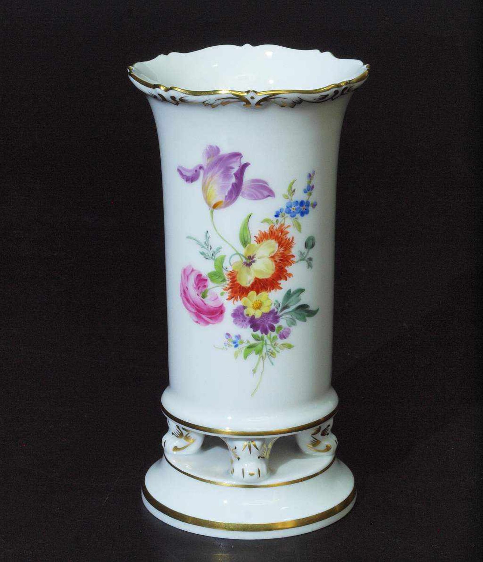 Biedermeier-Vase. Biedermeier-Vase. MEISSEN nach 1934, 1. Wahl. Modell von 1815. Auf runder - Bild 2 aus 4